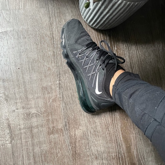 Nike sneakers 🖤 - Picture 5 of 7